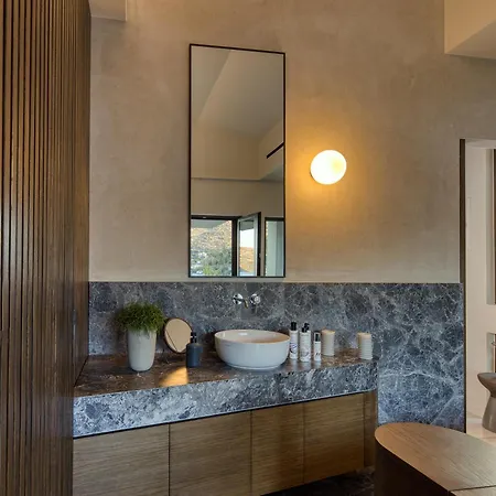 Beachfront Linum Escape Retreat With A Heated Pool Villa