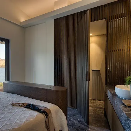 Villa Beachfront Linum Escape Retreat With A Heated Pool *