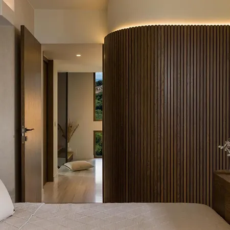 Beachfront Linum Escape Retreat With A Heated Pool Villa *