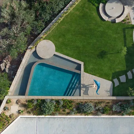 Beachfront Linum Escape Retreat With A Heated Pool Villa