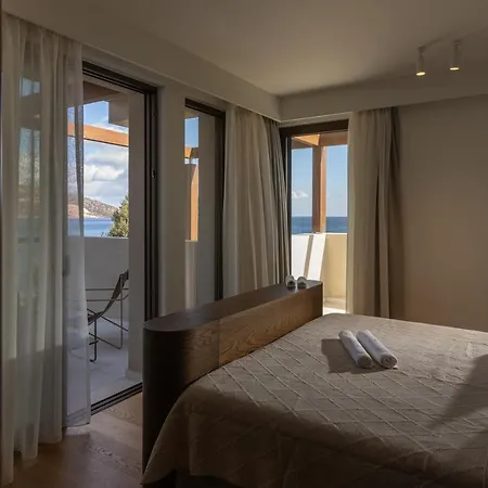 Beachfront Linum Escape Retreat With A Heated Pool Villa
