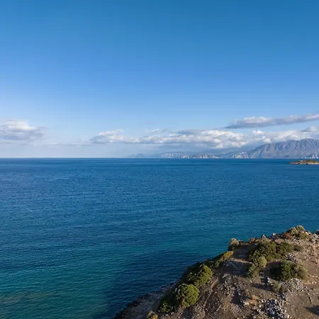 Beachfront Linum Escape Retreat With A Heated Pool *