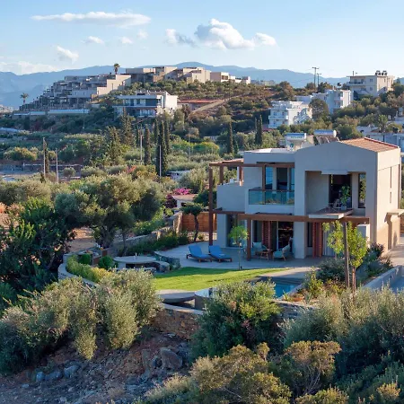 Beachfront Linum Escape Retreat With A Heated Pool