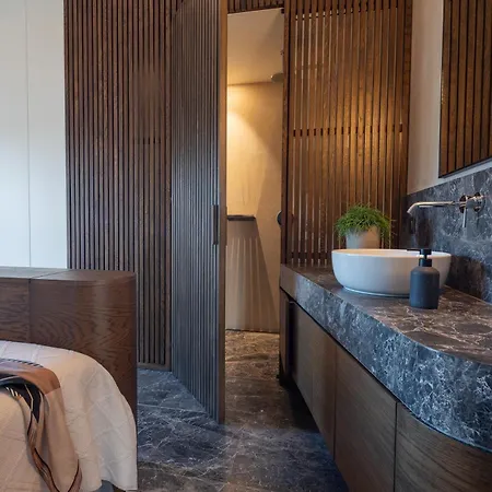 Beachfront Linum Escape Retreat With A Heated Pool Villa