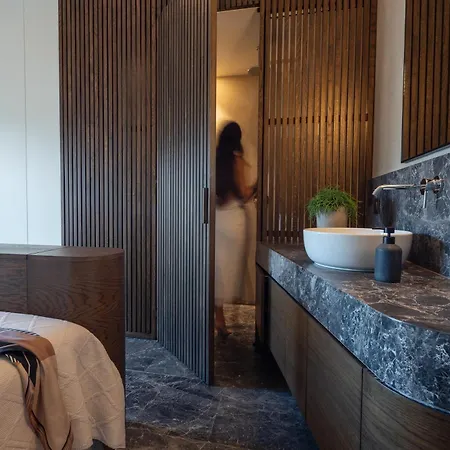 Villa Beachfront Linum Escape Retreat With A Heated Pool *