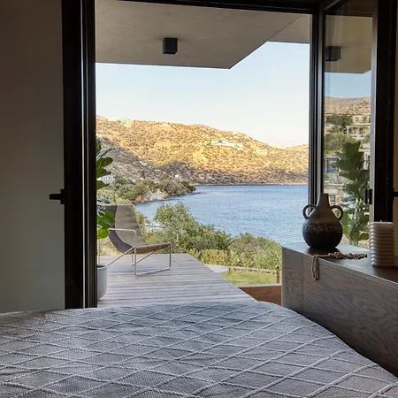 Beachfront Linum Escape Retreat With A Heated Pool Villa