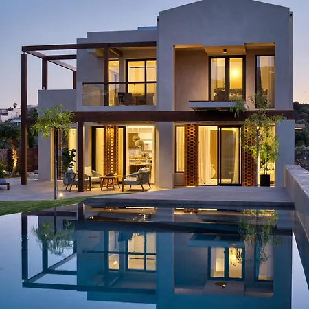 Beachfront Linum Escape Retreat With A Heated Pool