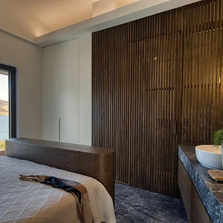 Beachfront Linum Escape Retreat With A Heated Pool * Ayos Nikolaos